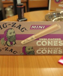 Zig Zag 70's Mini Unbleached Cones 8pk